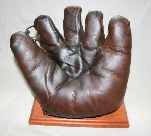 D&M Betchels Sporting Goods Front